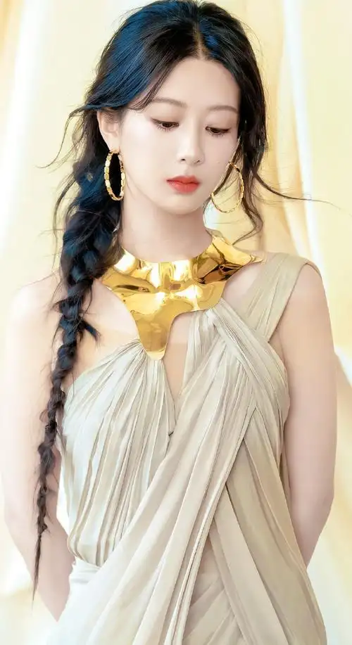 杨紫与父母外出吃饭##杨紫