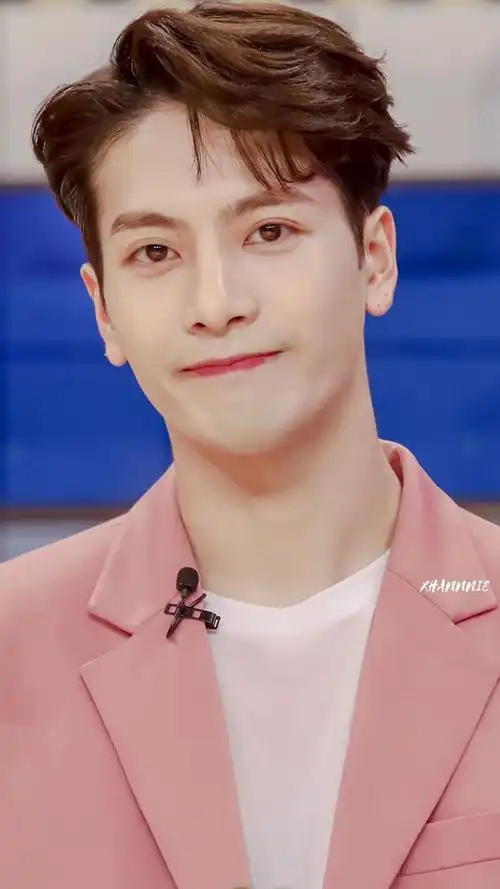 王嘉尔疑似恋情曝光,和宋雨琦共度一夜被拍,粉丝们表示接受不了|奥运