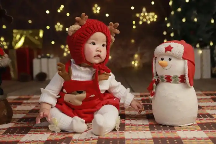 圣诞复古风宝宝照圣诞快乐咯