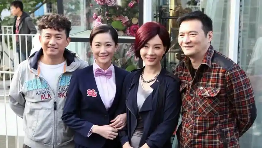 吴玉华的前夫是导演汪俊,他俩在90年代末就离婚了,但离婚后仍然是朋友