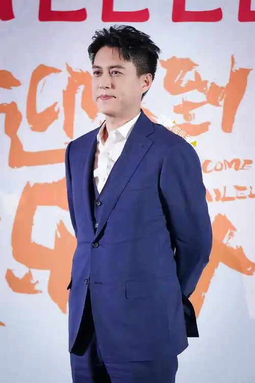 式#|#靳东欢迎来到麦乐村#《欢迎来到麦乐村》首映式靳东高清图集6p