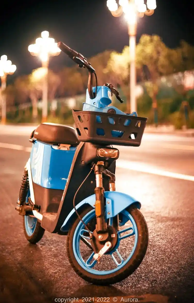 桥下的共享单车.它也曾拥有辉煌#摄影 #共享单车 #桥下 # - 抖音