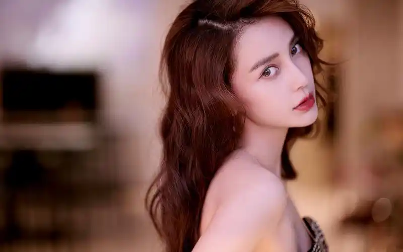 超美angelababy最新壁纸_清新性感的杨颖
