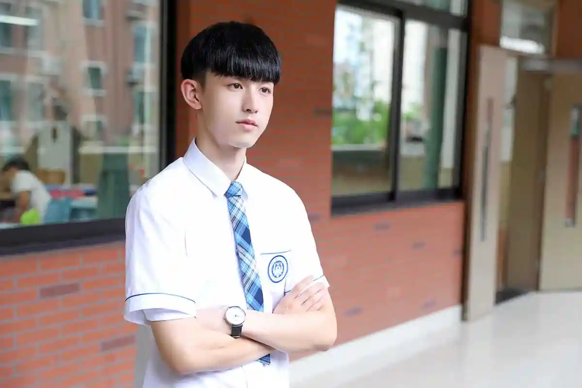 《少年派》高燃开播 郭俊辰变身"行走的科普仪"少年感满满