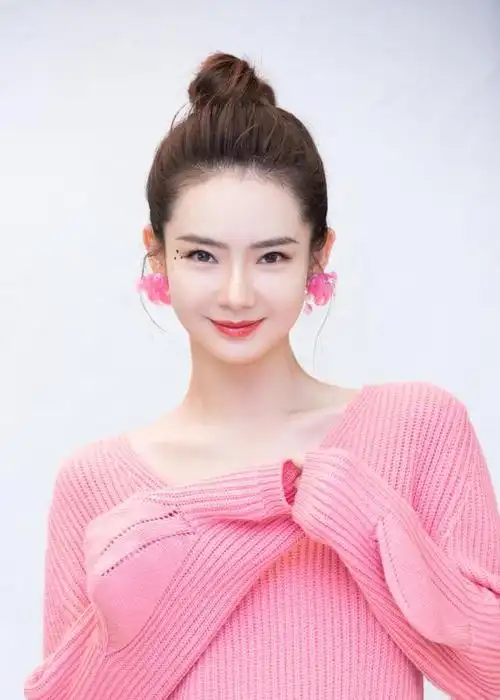 曝戚薇是双性恋!前女友用她名字给女儿取名,两人生活现状引热议