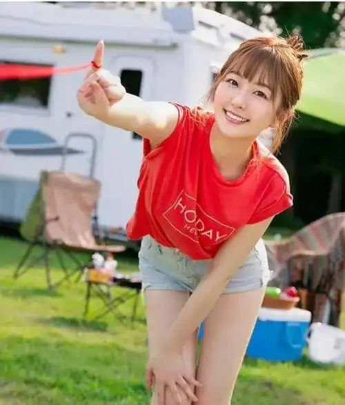 长相清纯甜美却定位御姐的反差妹子青空光