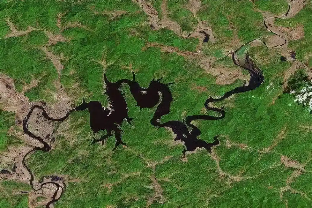 刘伯温斩尽全国龙脉,到了长白山却掉头就走,究竟是什么原因?