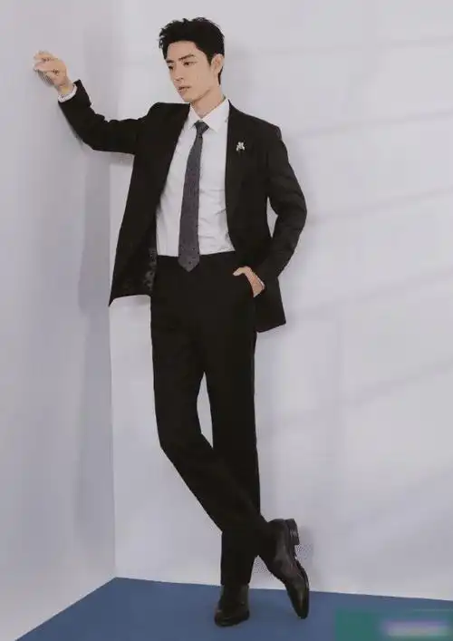 肖战《玉骨遥》剧照被扒,60套戏服如变装秀,公子形象叫人期待|西装