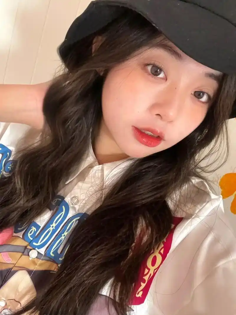 随便发发#分享照片 #长头发 #社恐 - 抖音