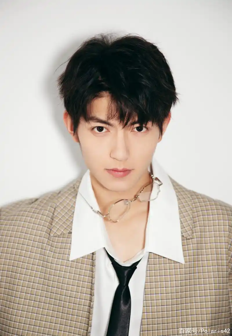 长得好看的少年,他是《99分女朋友》饰演隋岸的樊治欣