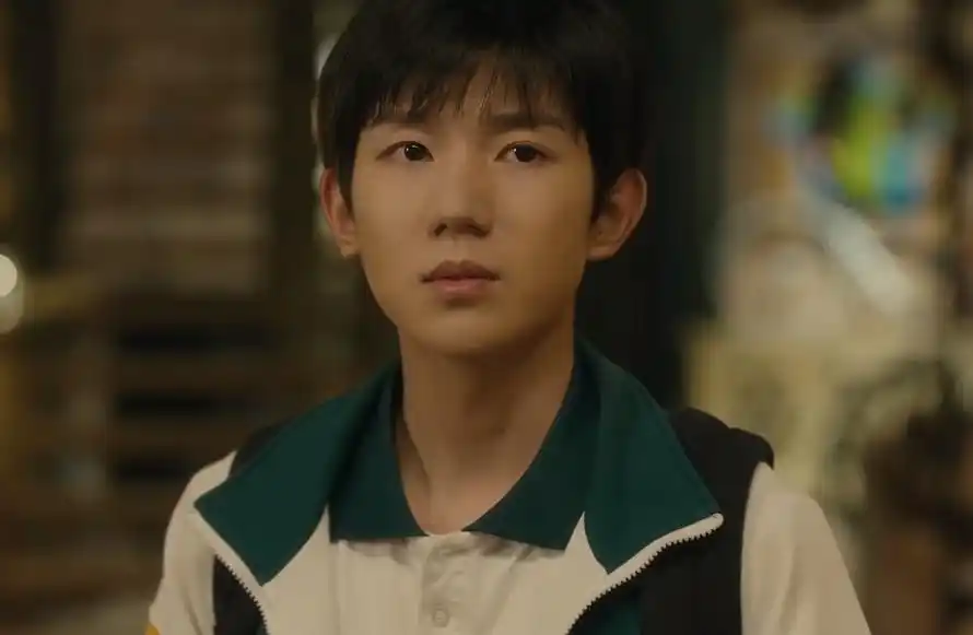 追光的日子:强忍的一滴泪,满屏的破碎感,被王源哭戏惊艳到了