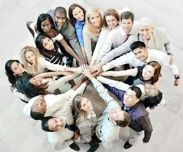 多人合照怎么拍才能突出大家的美?摄影师经验分享