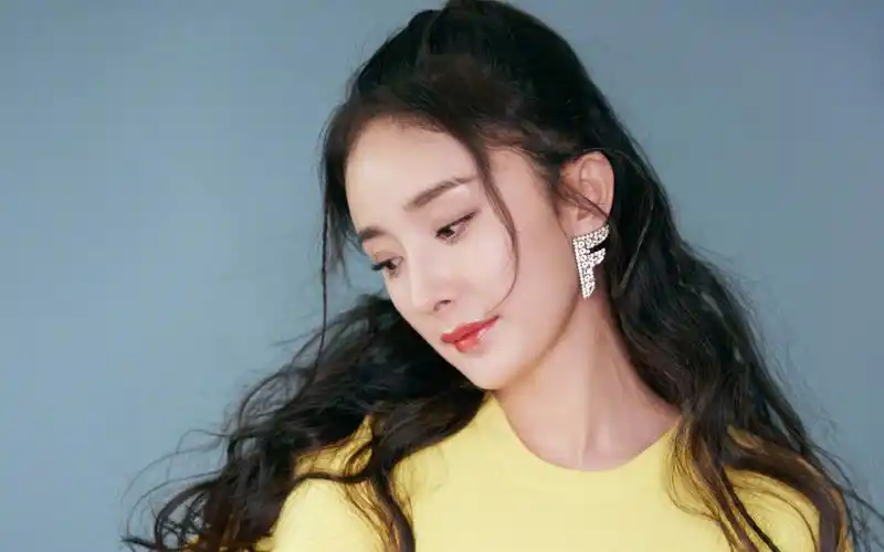 杨幂清新温婉写真桌面壁纸