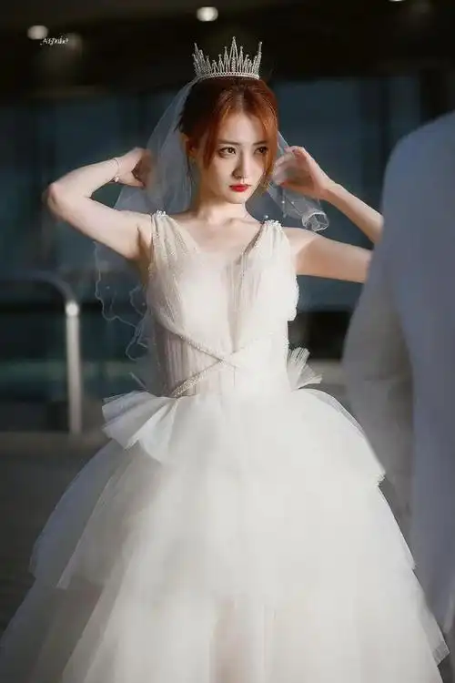 徐璐婚纱照好美_网易订阅