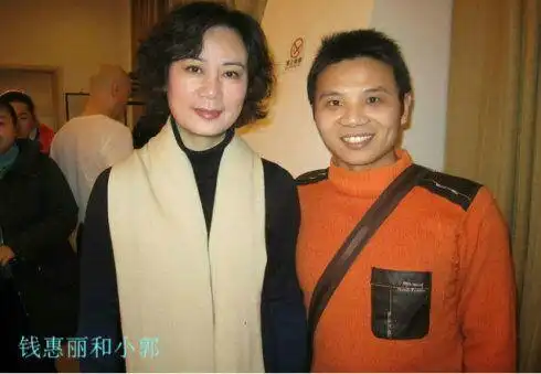 越剧名家钱惠丽和单仰萍相逢在鄭州越剧之家
