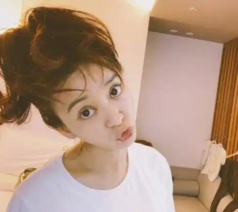 陈意涵晒出5张产后近照,图4的她身材变胖了_时候_老公_样子