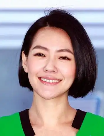 虽说小s尝试过很多种不同类型的短发,但最能让人记得并且最适合她的就