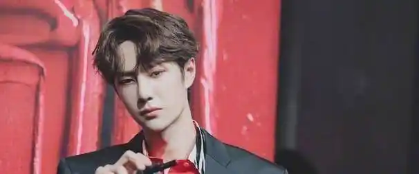 朱正廷_学历_素质