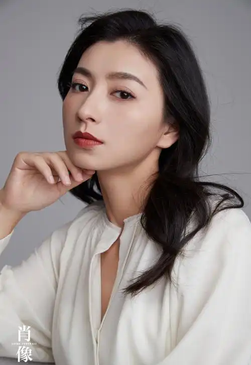 斓曦时尚优雅写真图片[4/9]_明星_美桌网