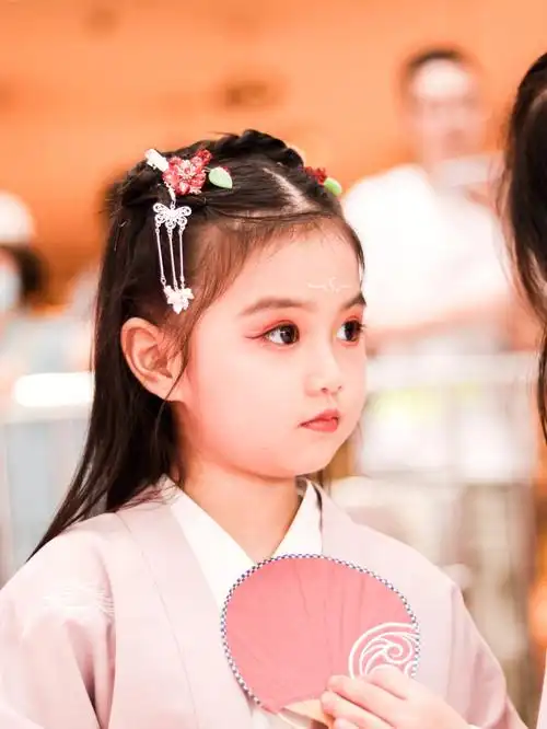 04儿童汉服一直被围观的汉服小孩