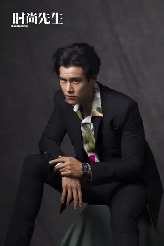彭于晏登男刊还原天然真我 无需雕饰沉淀成熟男人味
