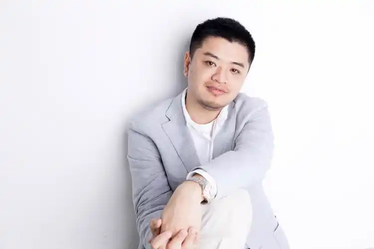 谢添天自称宅男,重心放在工作上的他会在休息时自娱自乐地撘乐高.