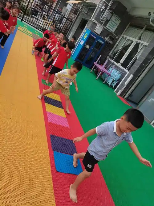 其它 迎中秋,庆国庆 写美篇今天小朋友们一起制作手工《灯笼》.