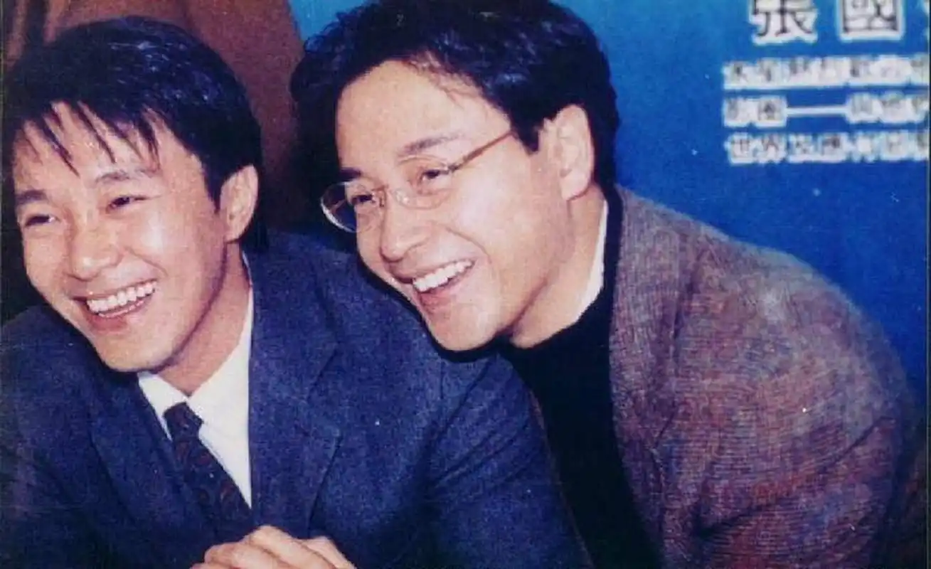 赚赚训练营# 张国荣与周星驰虽然只合作过几部电影,但是两个人的瓜档