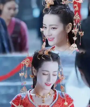 闪闪惹人爱7815#迪丽热巴日月#dlrb#迪丽热巴嫦娥#4月25日 22:06