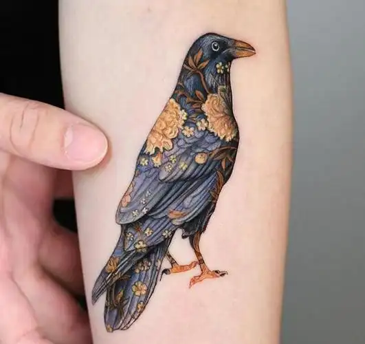 在现代社会中,纹身已经成为了一种时尚和独特的表达方式.