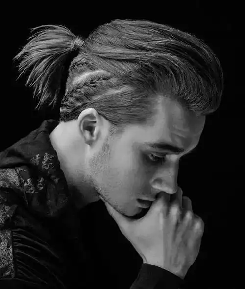 6款令人惊艳的男生长发发型