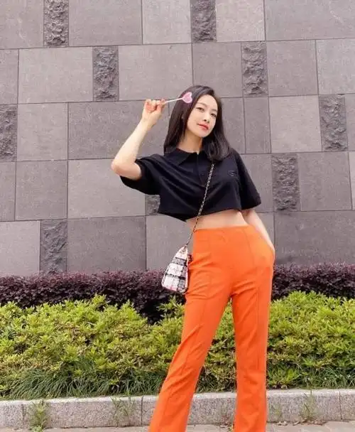 罕见宋茜穿露脐装当看到巴掌腰我决定今天不吃饭了