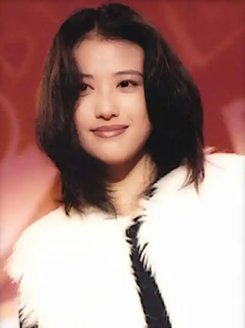 年轻时的周海媚,到底有多美?难怪当年的"周芷若"这么火!