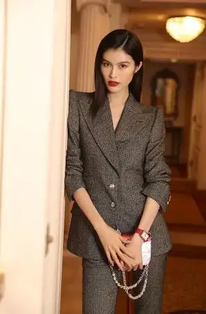 时尚先生张芙:冬日必备时尚单品毛呢大衣