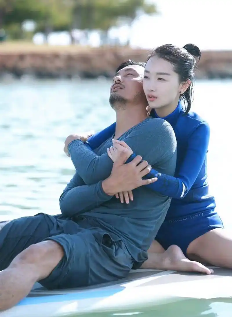 周冬雨这是真放得开,图片千万别放大 #ai共创计划