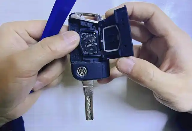 如何才能提前知道汽车遥控器上的电池是否需要更换