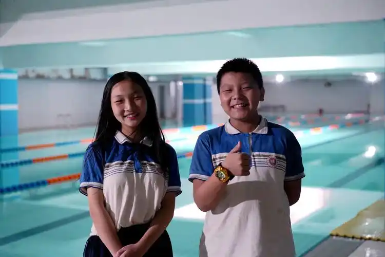 双峰县曾国藩学校:"游泳进课堂"让每位师生学会游泳-新湖南