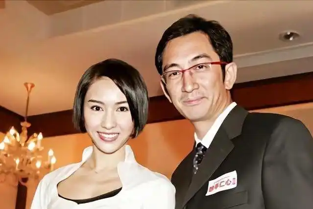 石洋子22岁嫁43岁的吴启华离婚后仍被他当作女儿般宠爱