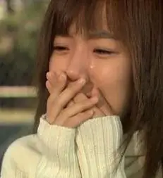 流泪的图片女人喝酒流泪的图片女人