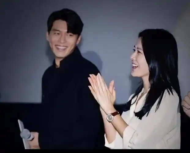 玄彬和孙艺珍在结婚两年后依然甜蜜恩爱,令人羡慕不已.