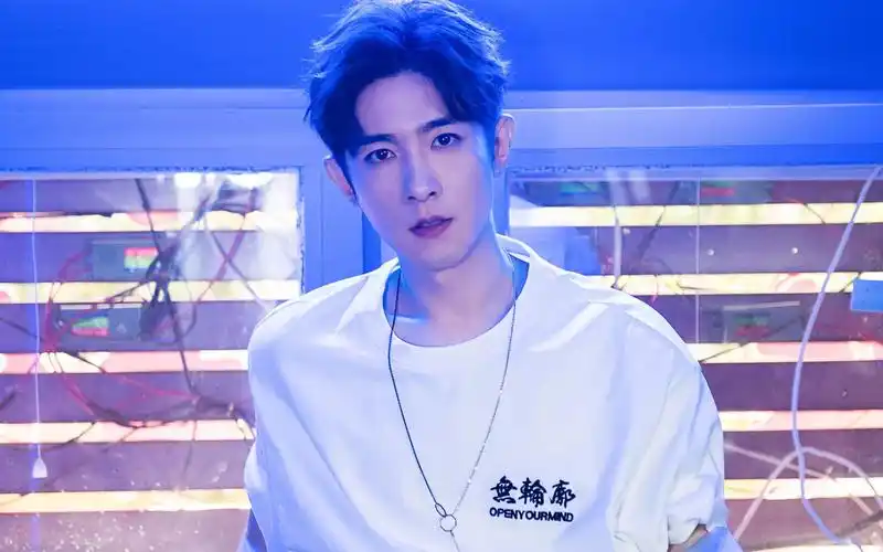 季肖冰,帅哥,帅气,男明星,演员,人物,壁纸帅气的季肖冰