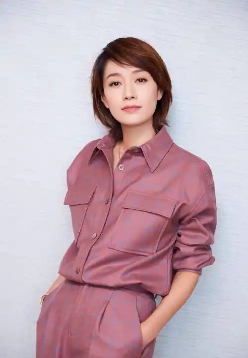 看马伊琍就知道,长发像大妈,短发更有韵味_女性_造型_刘海