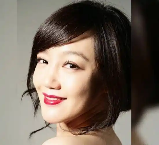 前女友薛佳凝40岁生日晒美照胡歌疑似隔空回应_女郎_女明星_事业