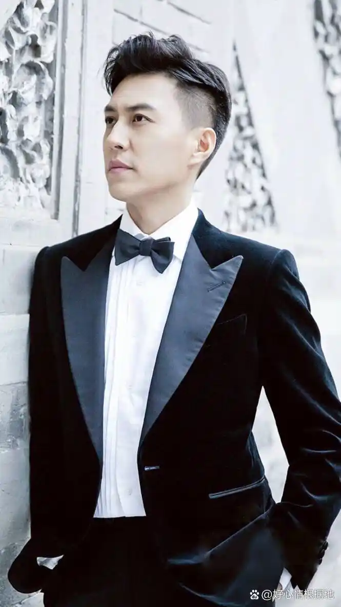 靳东,看到他就想到了我的前半生的贺涵,一个极其完美的男人,多少女人