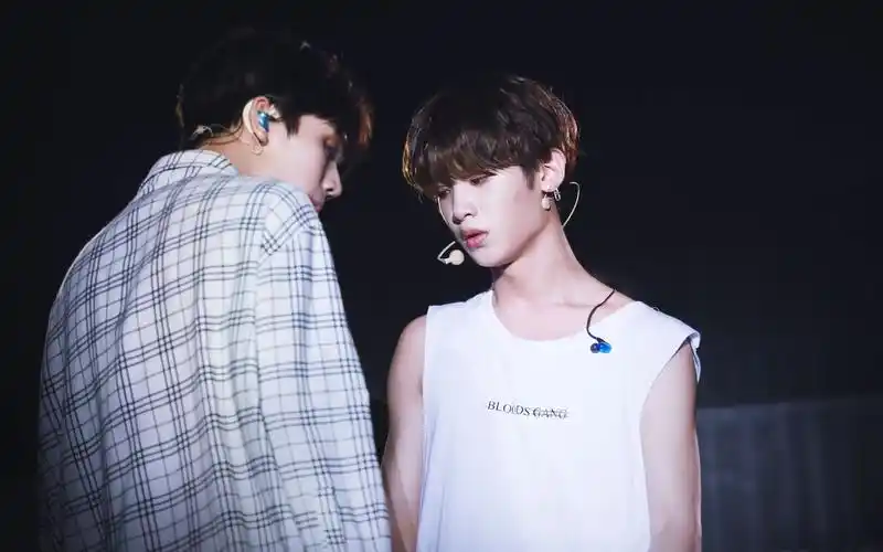 林彦俊黄明昊俊佳斯德哥尔摩情人有车慎入