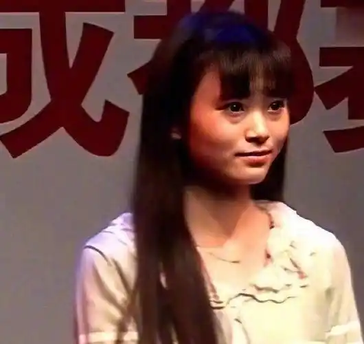 可看了沈梦辰早年照,才懂啥叫"换脸鼻祖"_变化_网友_时候