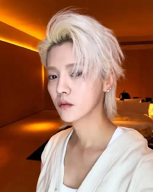 鹿晗 阿那亚#大美人就是不拘泥于发型的  #鹿晗状态回春#?