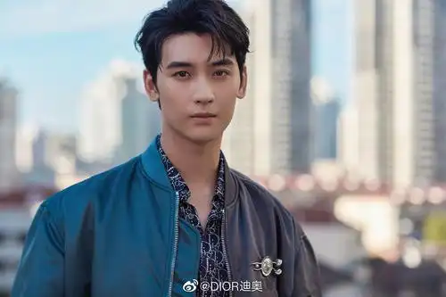 安利帅哥迪奥营业黄俊捷重启听雷里面张起灵扮演者