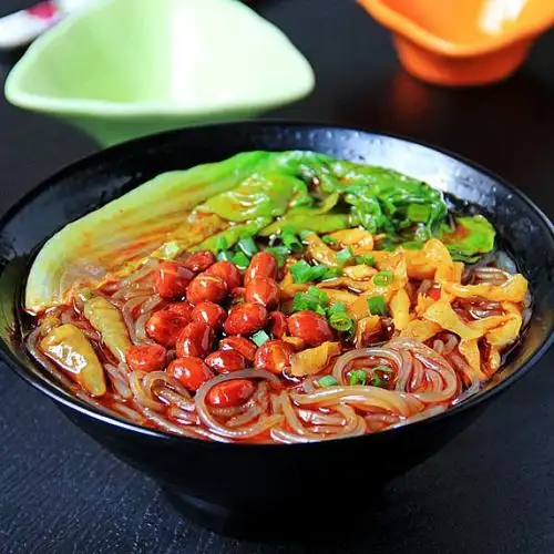 酸辣粉的绝密做法,麻辣鲜香,满足你的味蕾!