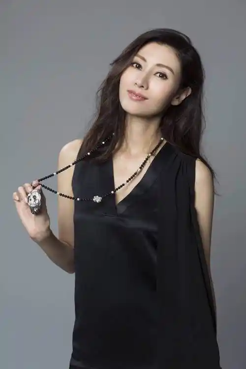 适合长脸女生的多种发型